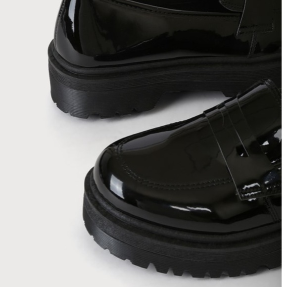 !! RESTOCKED !! Black Patent Leather Chunky Sole Loafers - Picture 10 of 12